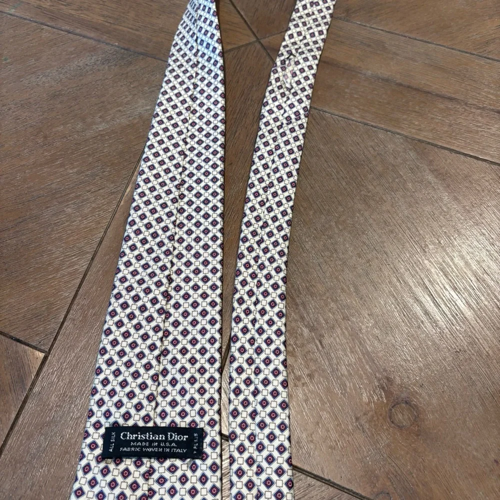 Christian Dior Vintage And Luxurious Tie Geometric Pattern - Picture 7 of 9